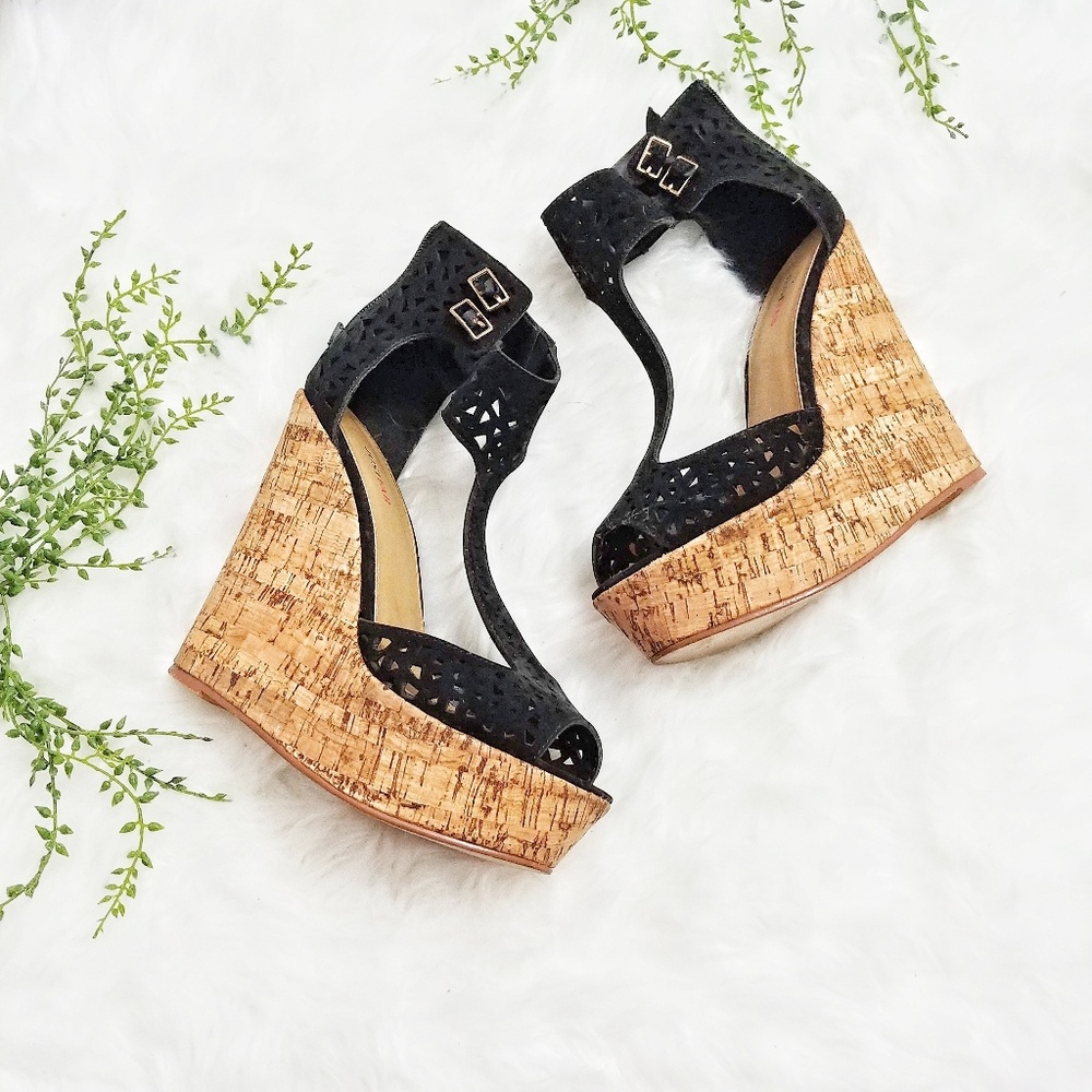 ♠️ JustFab Adnan Black and Cork Wedges